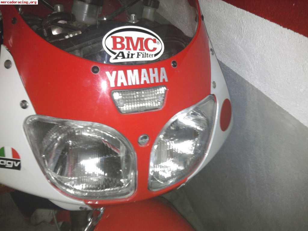 Se vende o cambia yamaha yzf750r