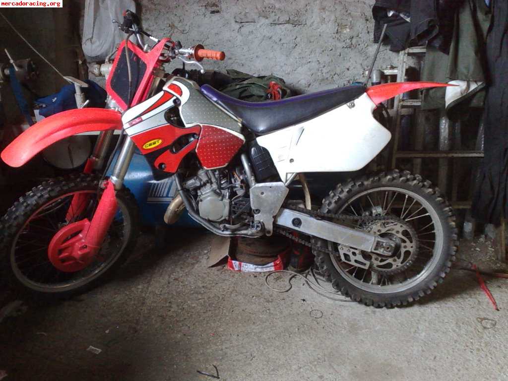 Honda cr y yamaha yz 