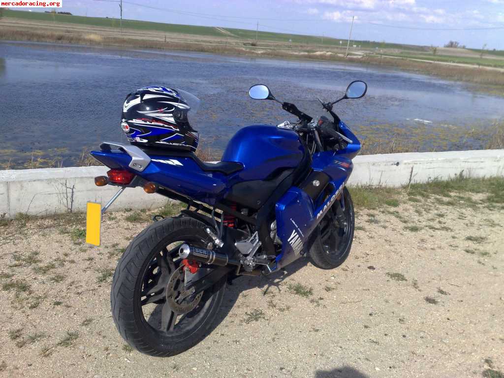 Se vende o cambia: yamaha tzr, año 2004, color azul, motor m