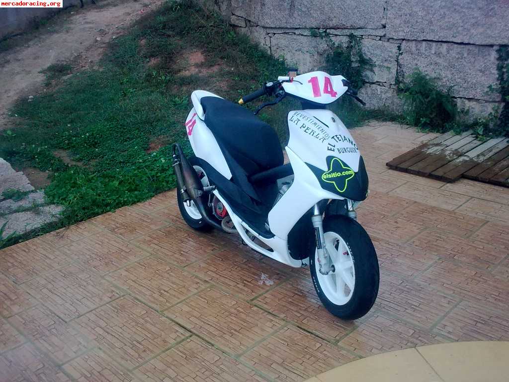 Se vende yamaha jog rr competición