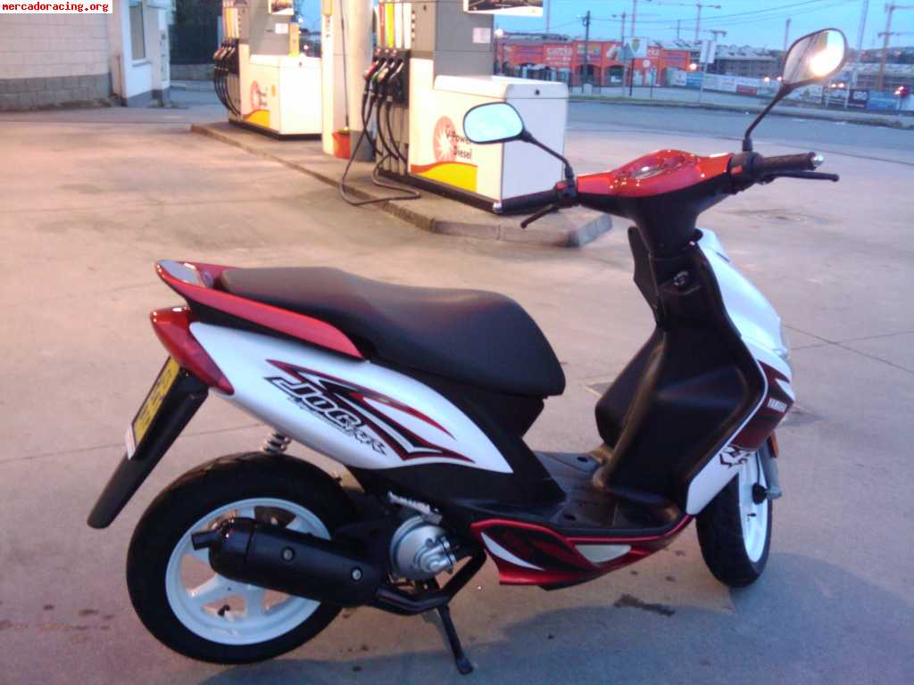 Se vende yamaha jog rr