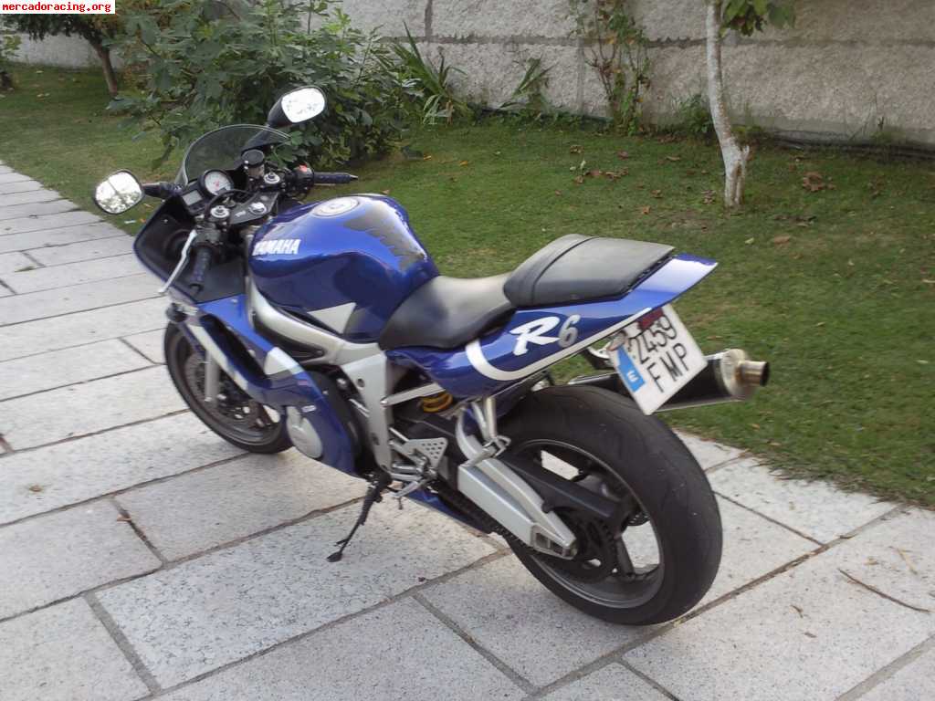 Se vende  yamaha r6 limitada en papeles 3500