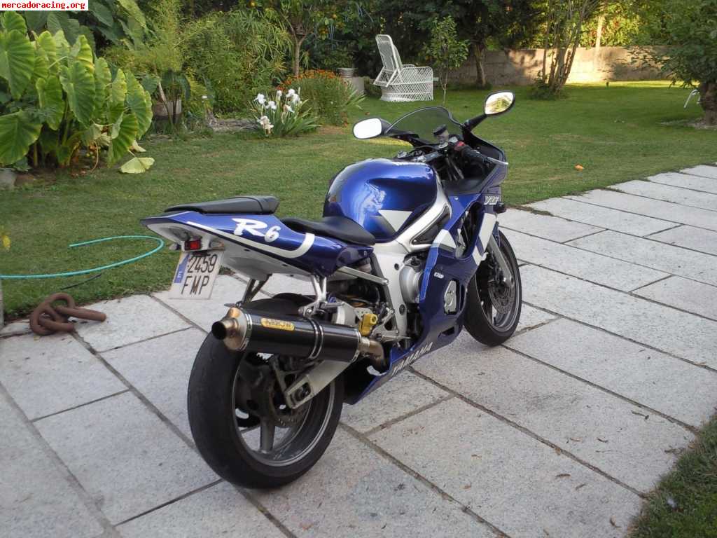 Se vende  yamaha r6 limitada en papeles 3500