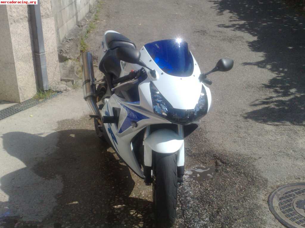 Vendo o cambio cbr 900rr por t-max