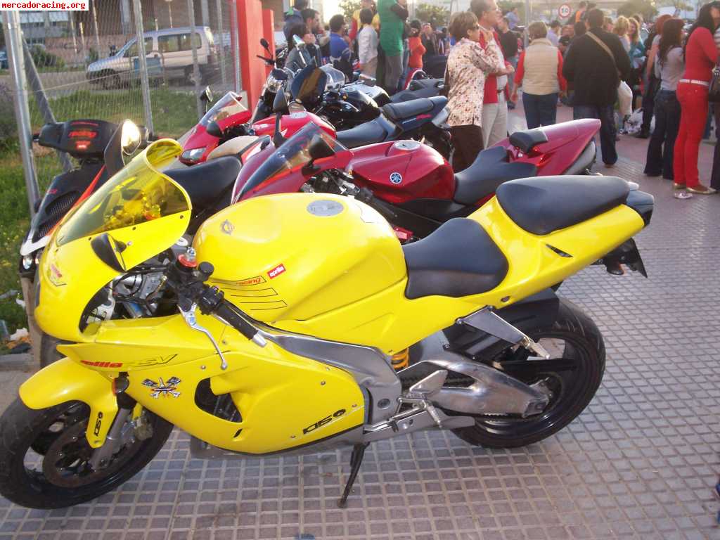 Se  vende aprilia  rsv mille