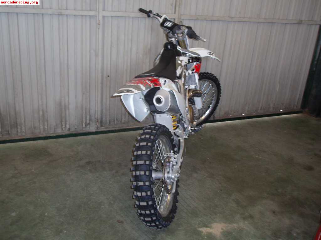 Se vende crf 450 del 2006 o se cambia por moto de carretera