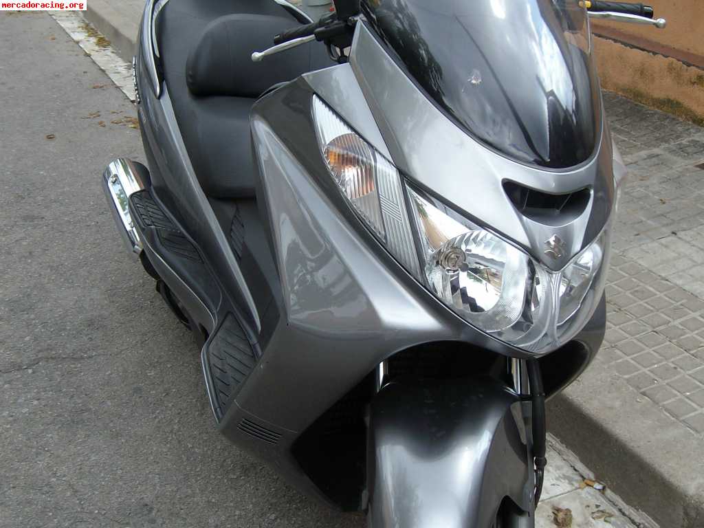 Suzuki burgman 400c.c.