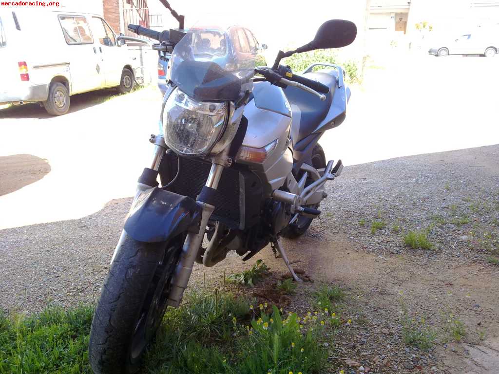 Suzuki gsr 600