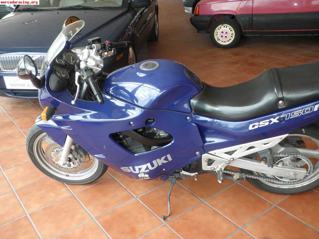 Se vende o se cambia por algo: suzuki gsx 750 f