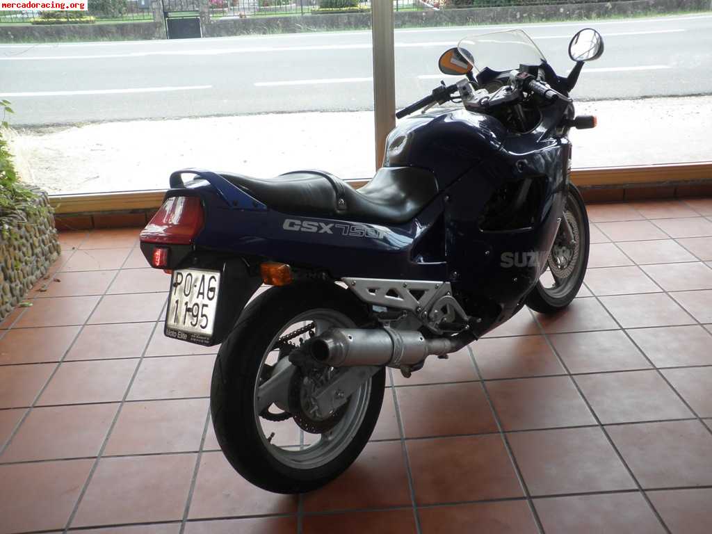 Se vende o se cambia por algo: suzuki gsx 750 f