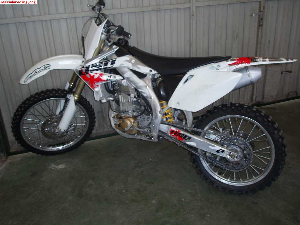 Se vende o se cambia honda crf 450 del 2006 perfecta 