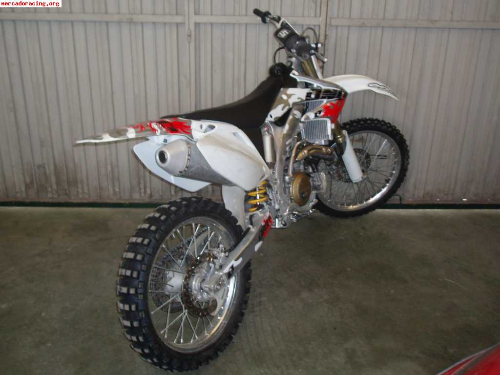 Se vende o se cambia honda crf 450 del 2006 perfecta 