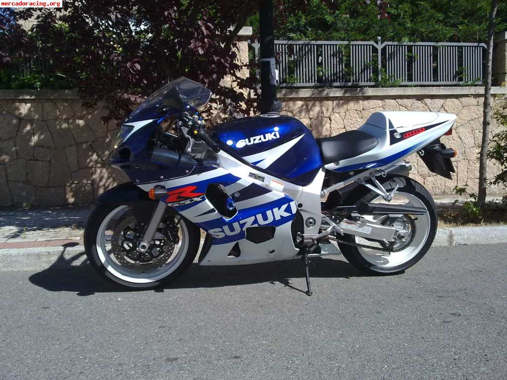 Se vende gsx-rr 03