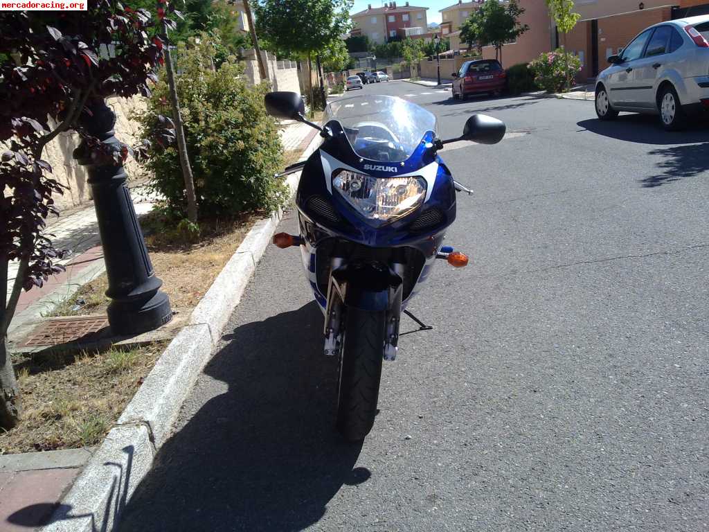 Se vende gsx-rr 03