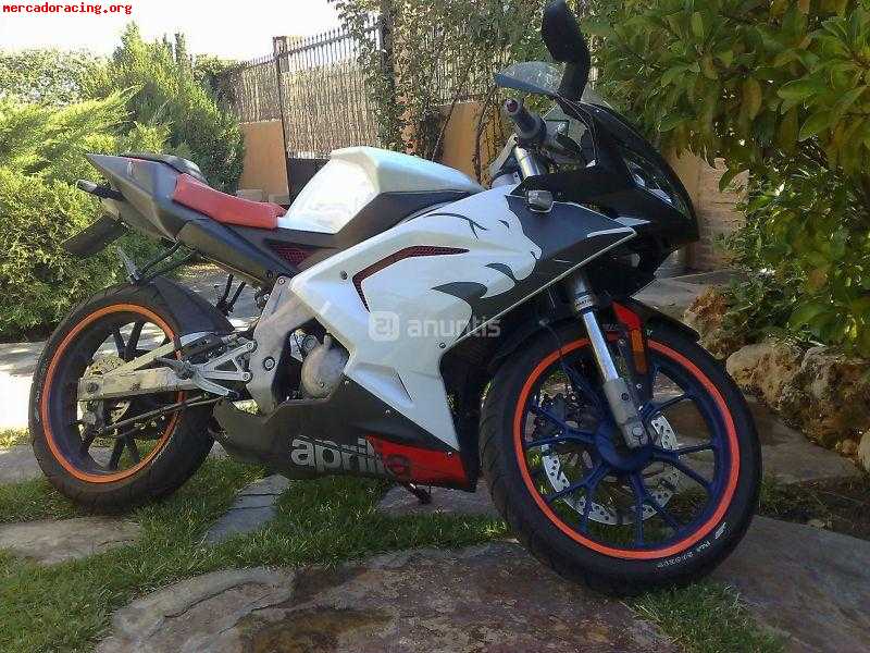 Se vende aprilia rs 50(el último modelo) solo 6000km y barat