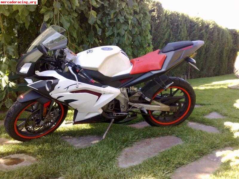 Se vende aprilia rs 50(el último modelo) solo 6000km y barat