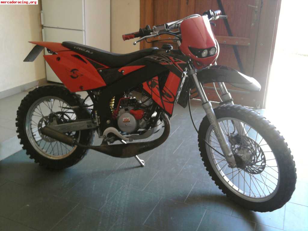 Se vende rieju mrx 50   1300€