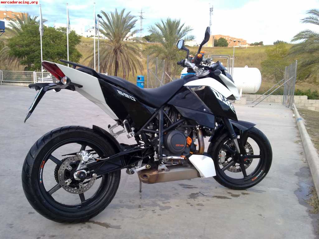 Vendo o cambio por coche ktm duke 690 white edition 6000kms