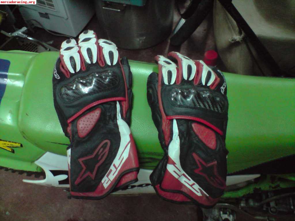 Se venden botas y guantes alpinestars