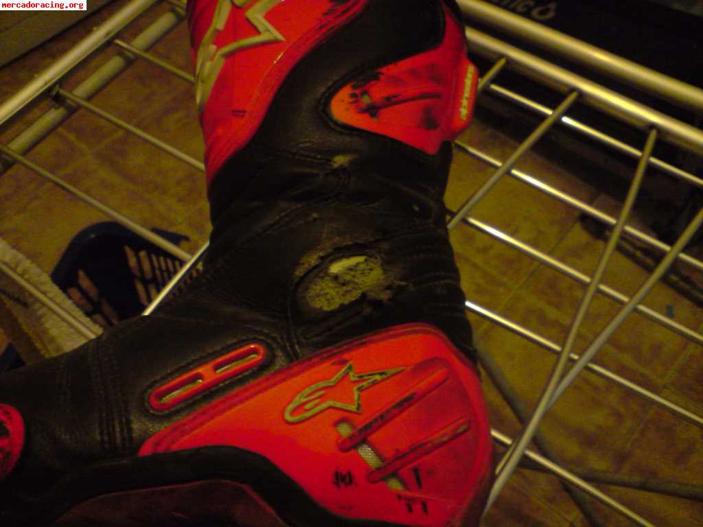 Se venden botas y guantes alpinestars