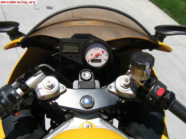 Triumph tt 600 carretera