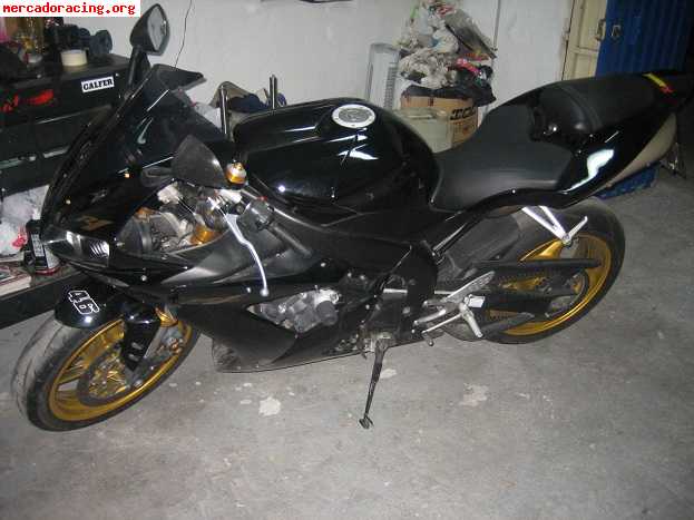 Yamaha r1