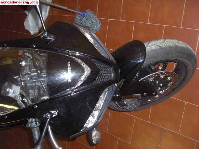 Honda cbr r 