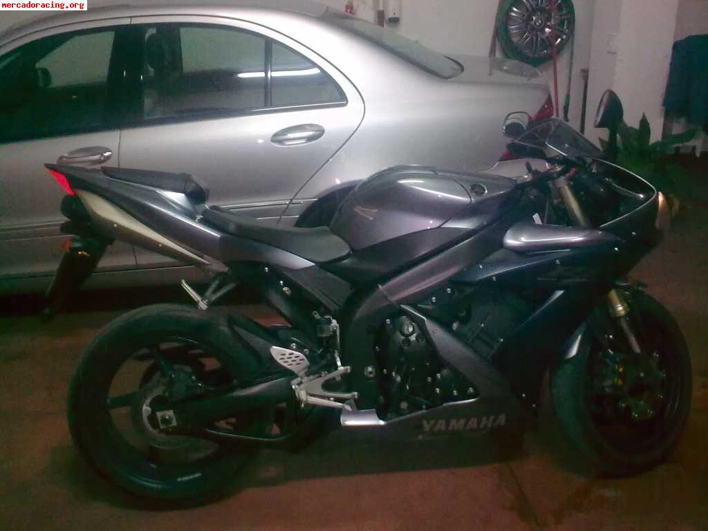 Vendo yamaha r1 del año 2006