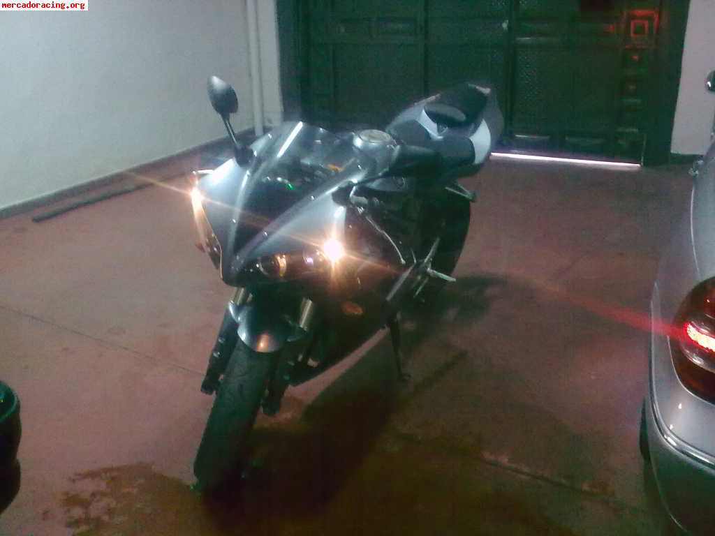 Vendo yamaha r1 del año 2006