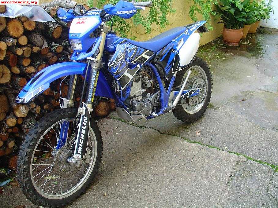 Se vende o se cambia yamaha wrf 250cc año 2006.