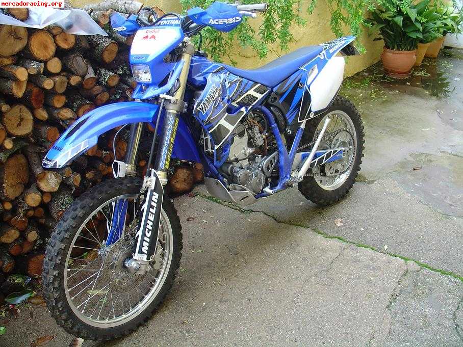 Se vende o se cambia yamaha wrf 250cc año 2006.