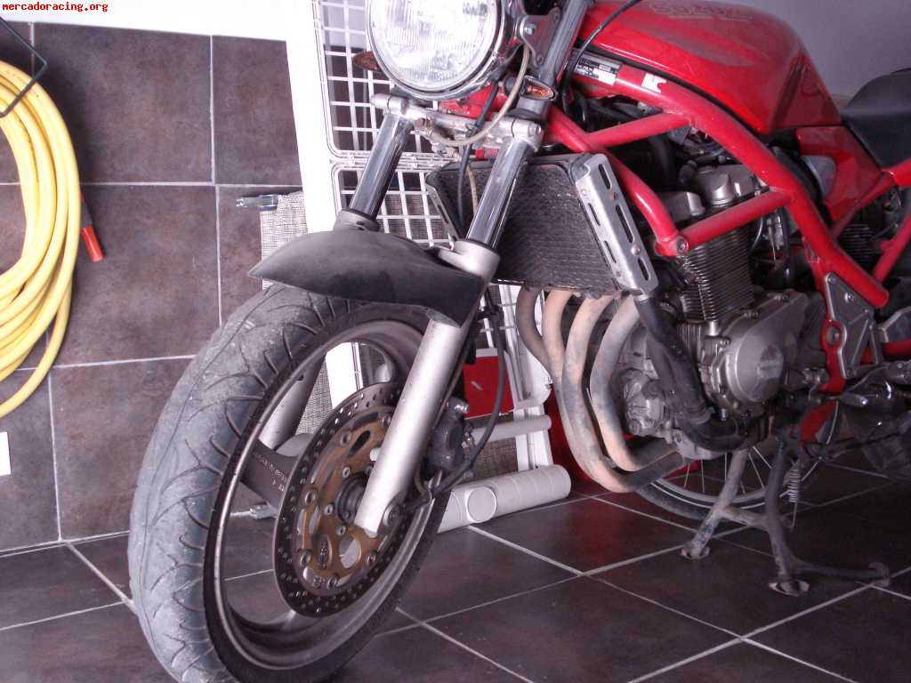 Suzuki bandit 400 