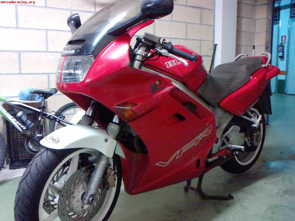 Vendo honda vfr 750f