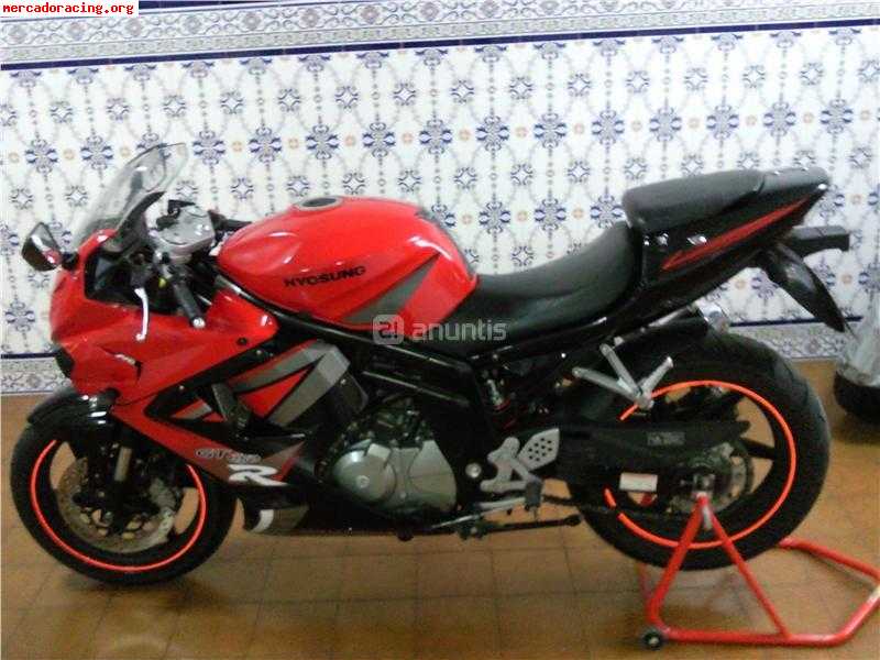 Vendo hyosung gt650 ri ´07 90cv con extras --> 2995€ !! 3800