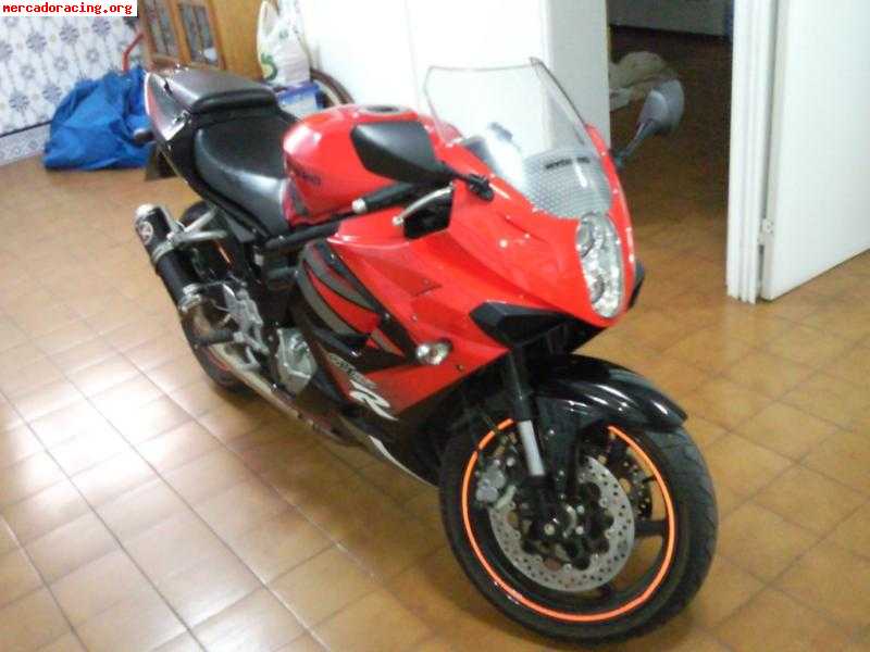 Vendo hyosung gt650 ri ´07 90cv con extras --> 2995€ !! 3800