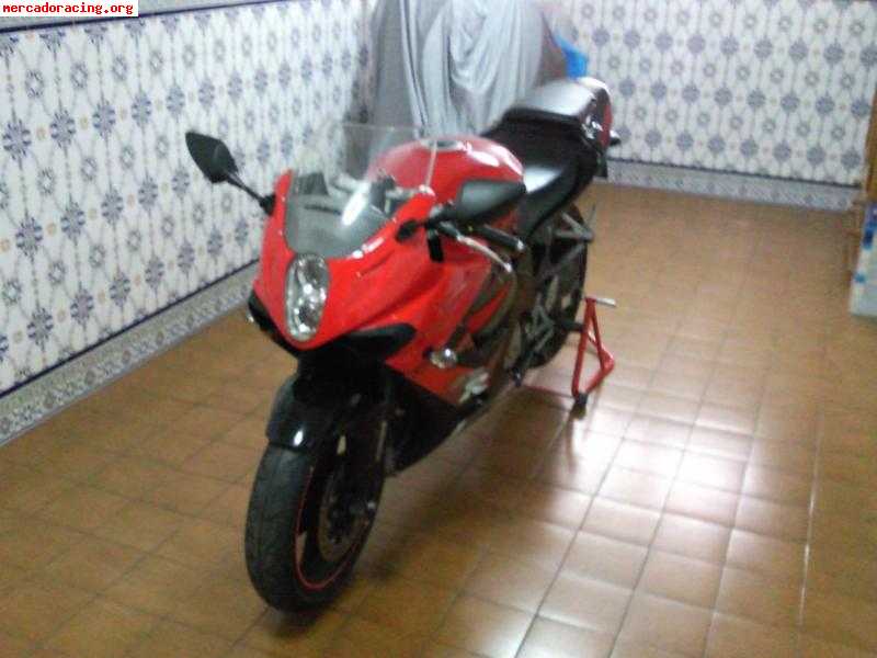 Vendo hyosung gt650 ri ´07 90cv con extras --> 2995€ !! 3800