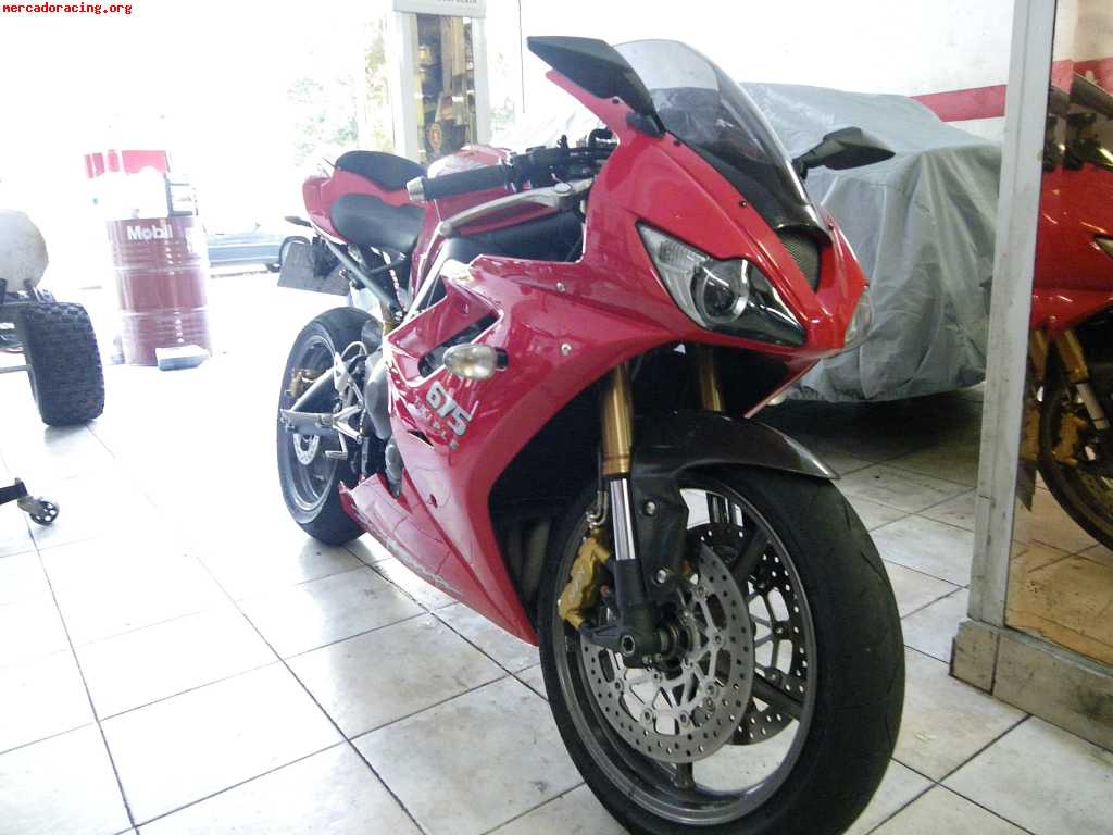 Triumph daytona 675 en perfecto estado