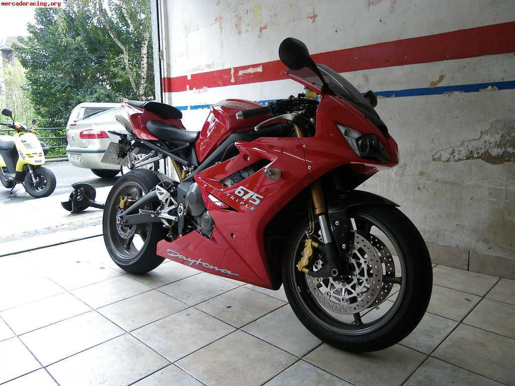 Triumph daytona 675 en perfecto estado