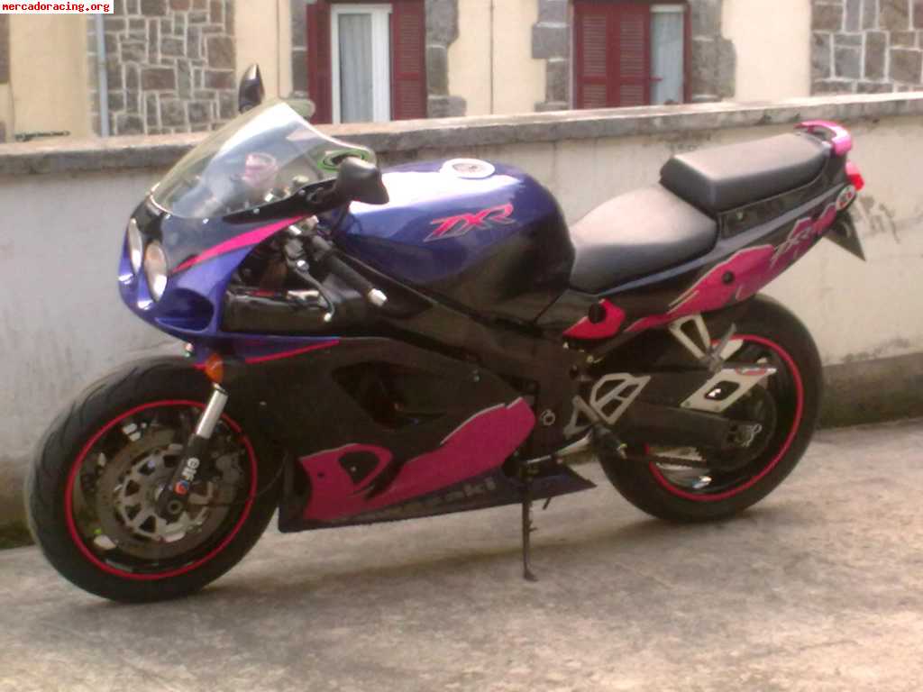 Se vende o se cambia zxr 93