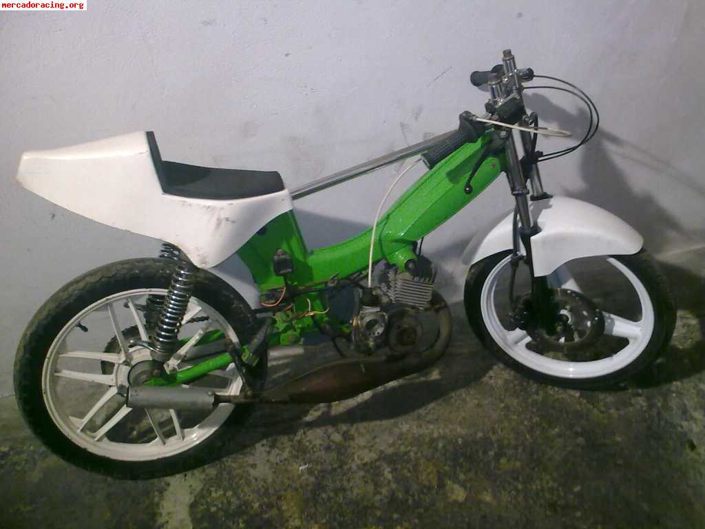 Se vende mobi y se regala zxr