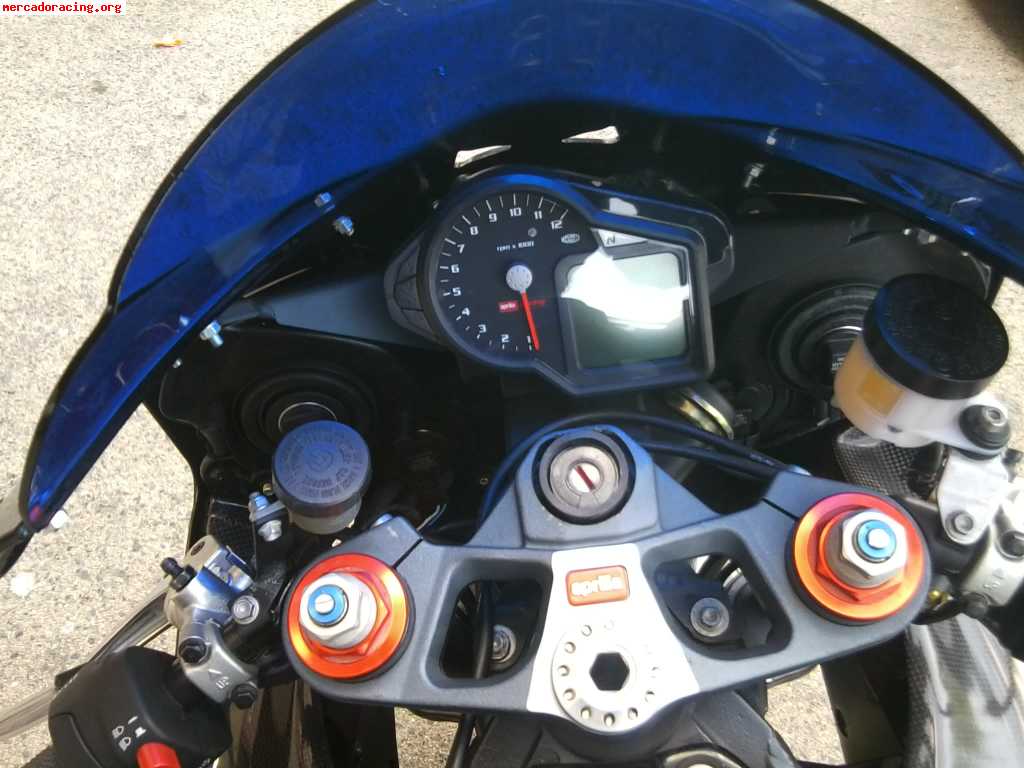 Se vende aprilia rsv mille factory 2005