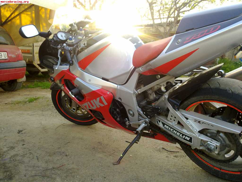 Suzuki gsx750r 2001