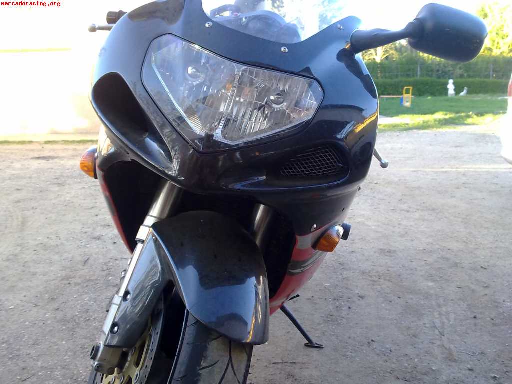 Suzuki gsx750r 2001