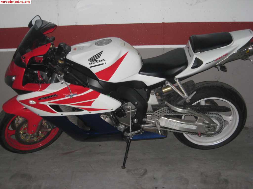 Vendo cbr 1000rr año 2004