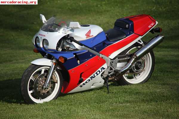 Honda vfr 750r rc30