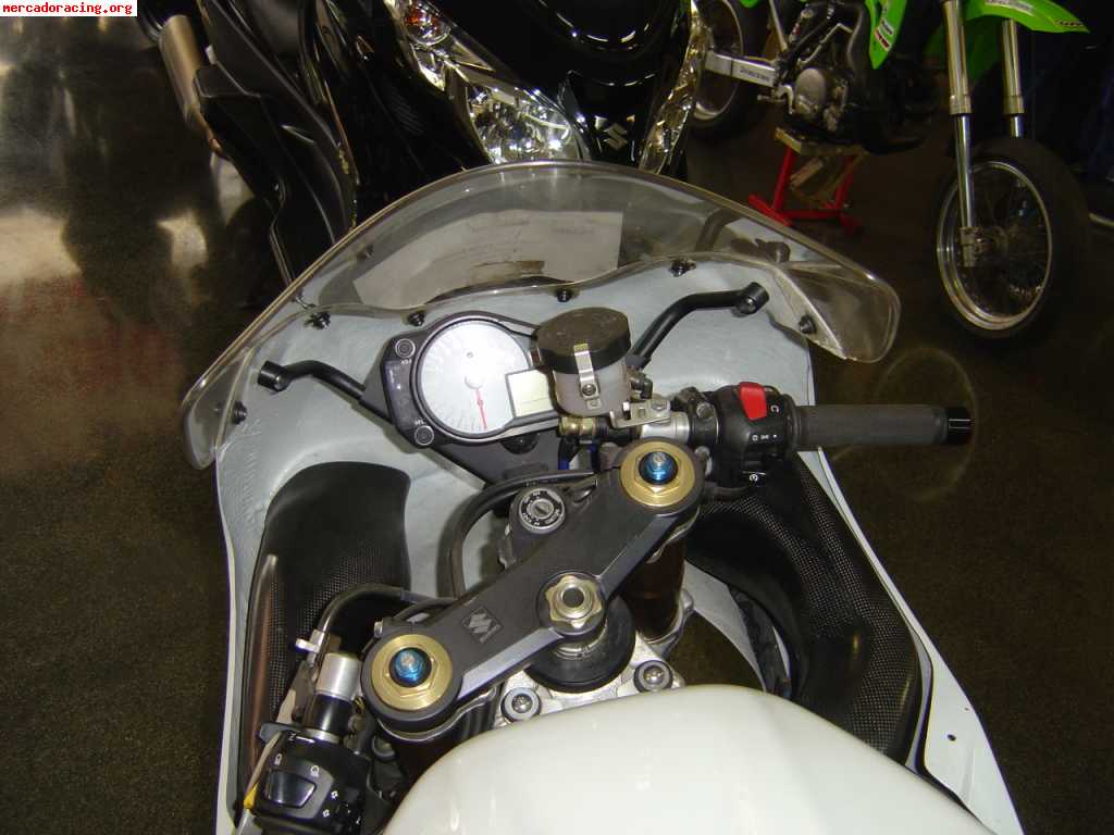 Suzuki gsx 1000 01  preparada para circuito