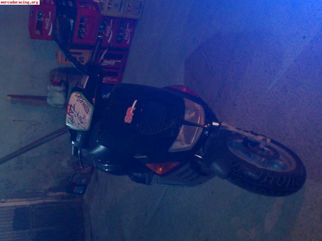 Se vende aprilia replica sr