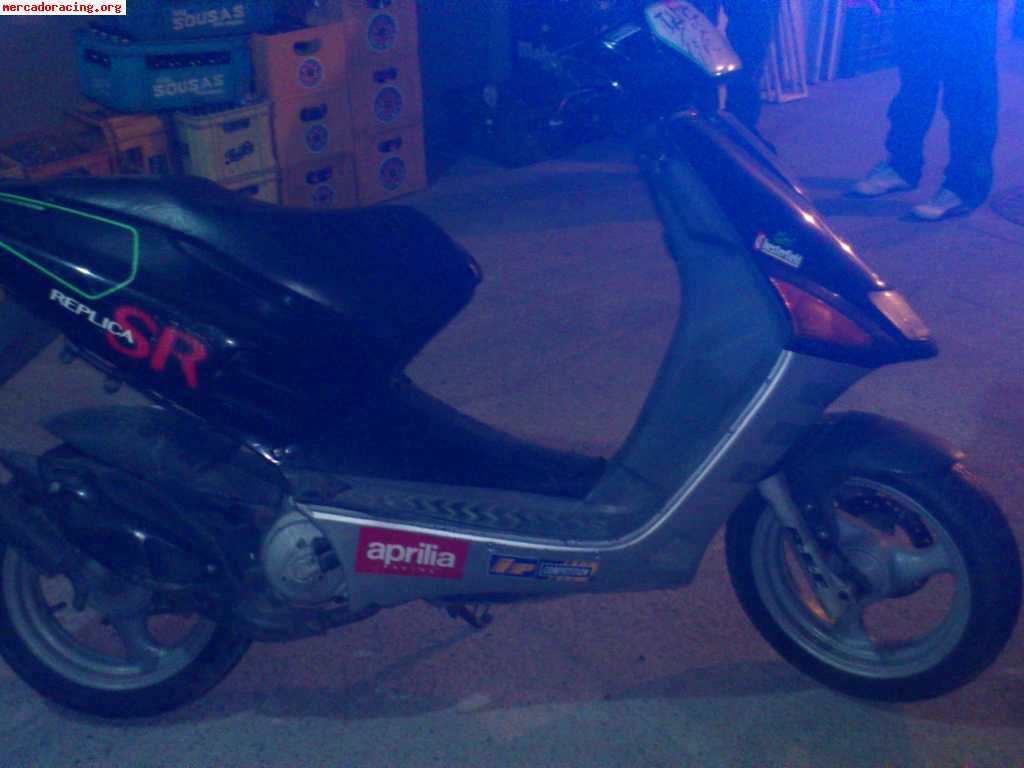 Se vende aprilia replica sr