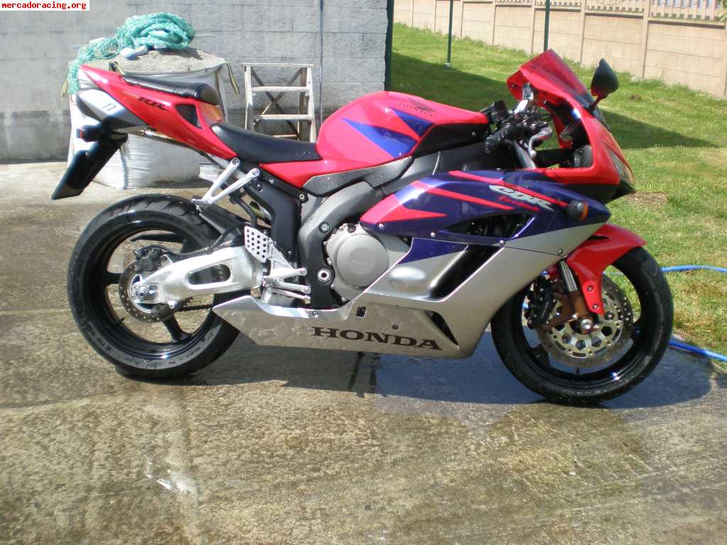 Honda cbr 1000 rr ( 5.500 euros )