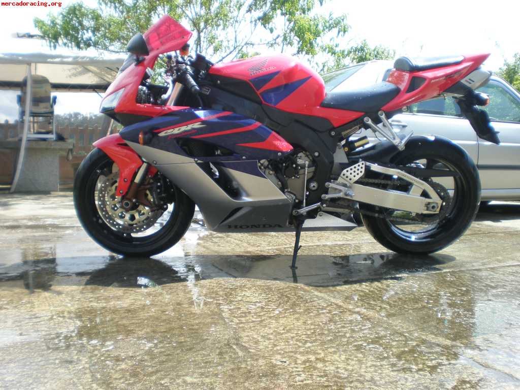 Honda cbr 1000 rr ( 5.500 euros )